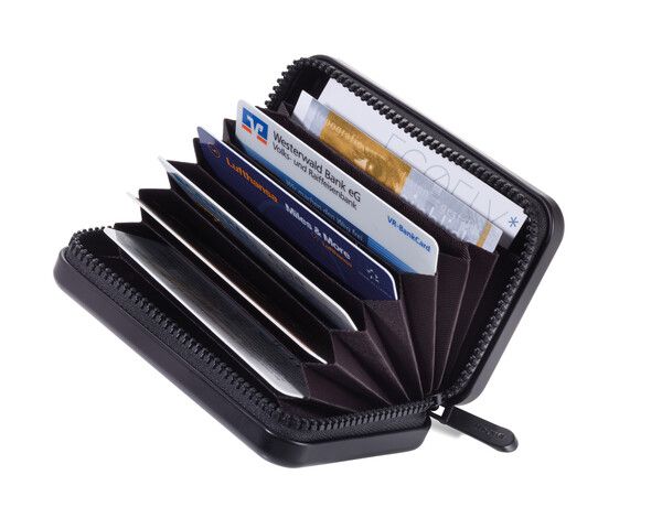 Credit card case in design of hard shell suitcase | TROIKA Germany GmbH